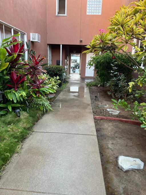 Manuel Y Sonia-La Casa De Los Angeles Long Beach Exterior photo